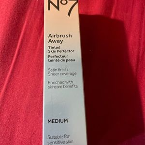 No. 7 airbrush tinted skin protector medium